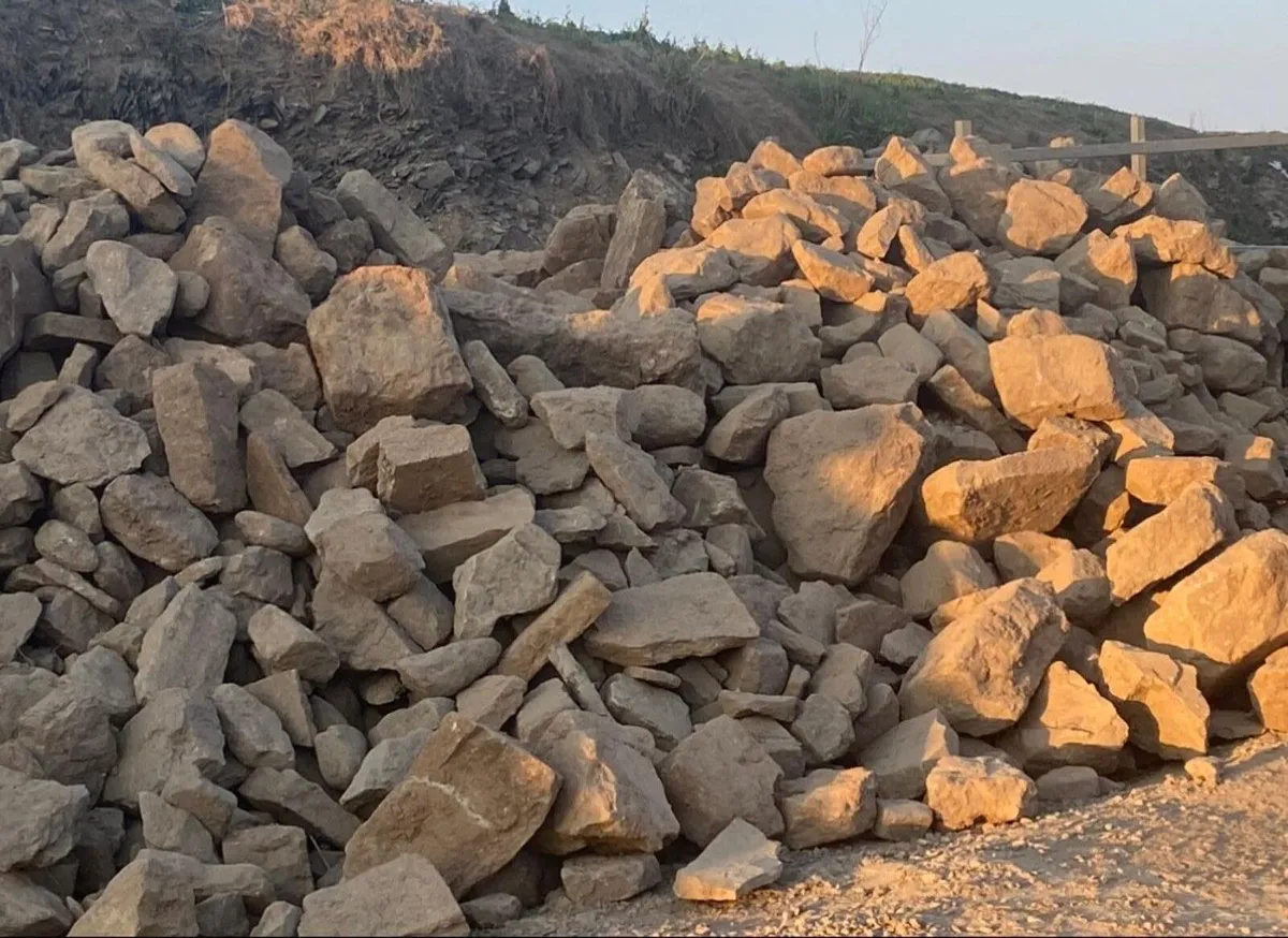 Field stone for sale - Image 1