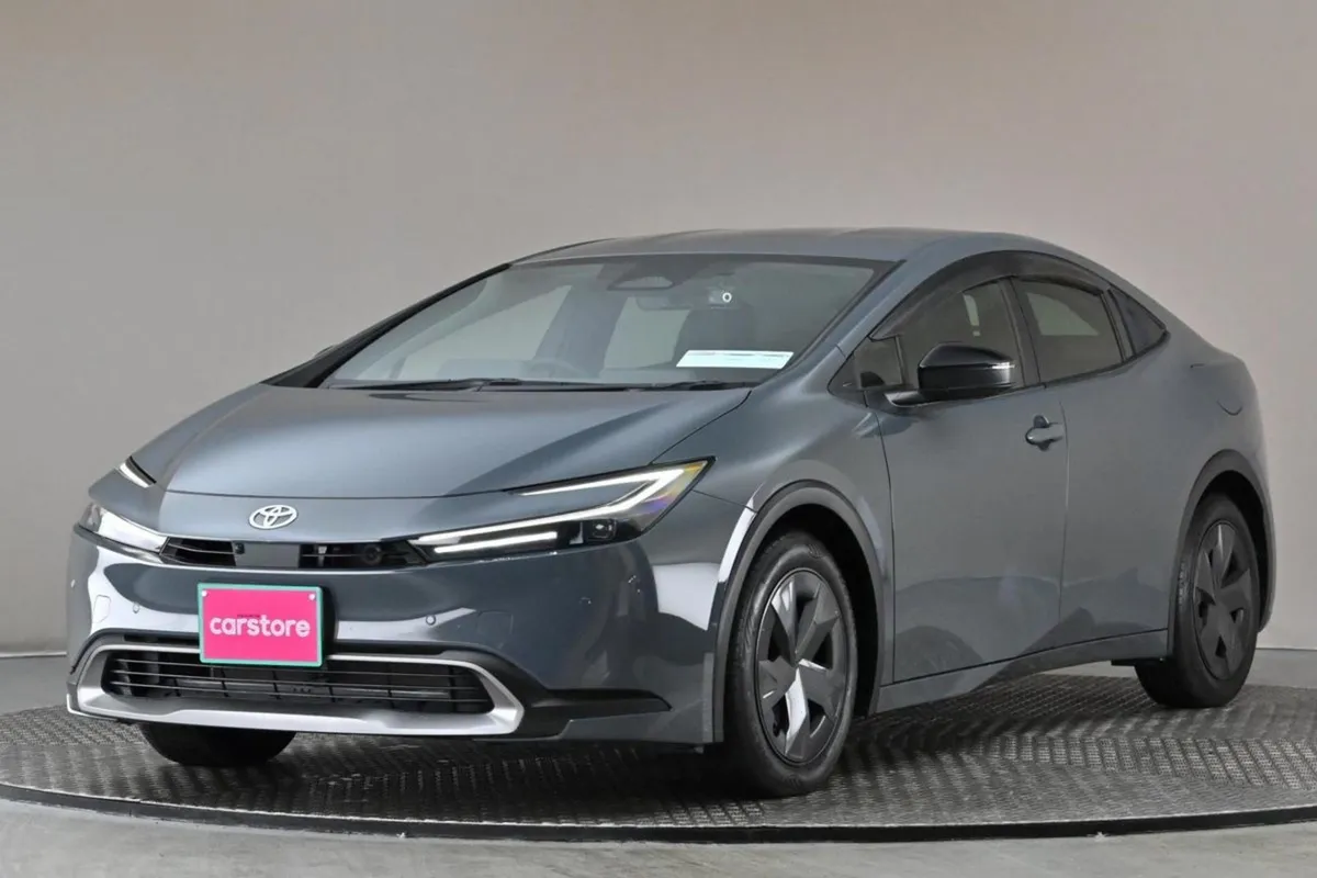 Toyota Prius 1.8 Self Charging Hybrid  low Mileag - Image 3