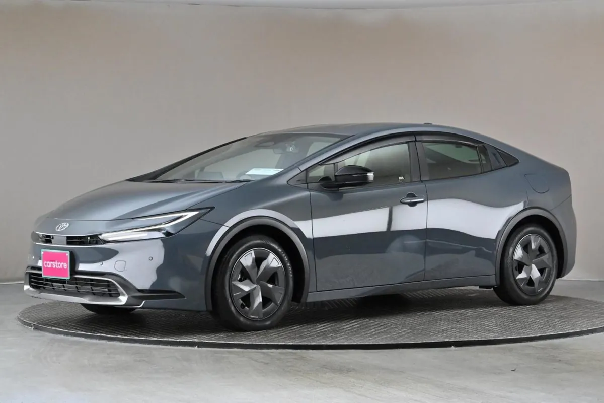 Toyota Prius 1.8 Self Charging Hybrid  low Mileag - Image 4