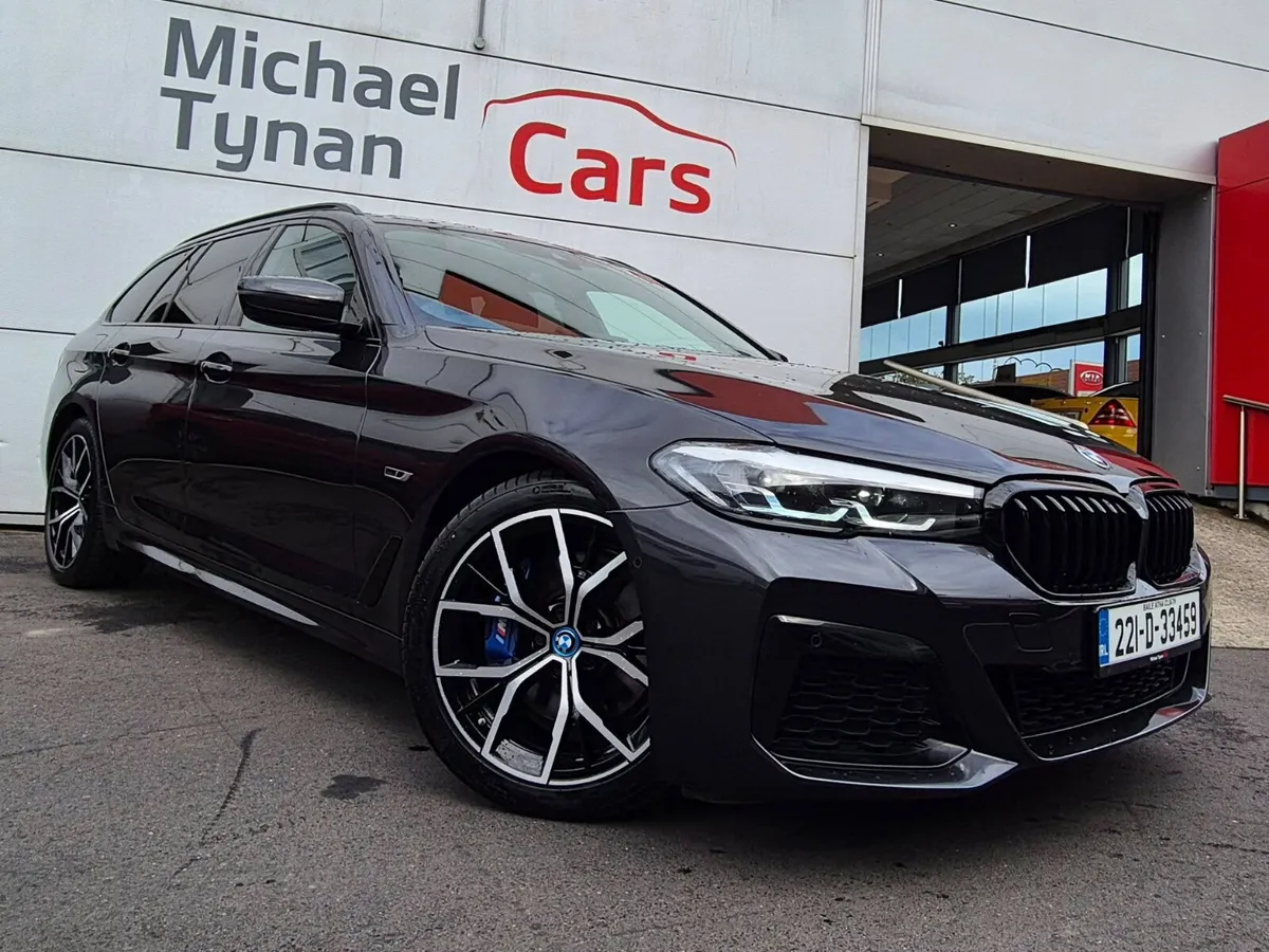 2022 BMW 530e Touring M Sport, CarPlay, 19” Alloys - Image 2