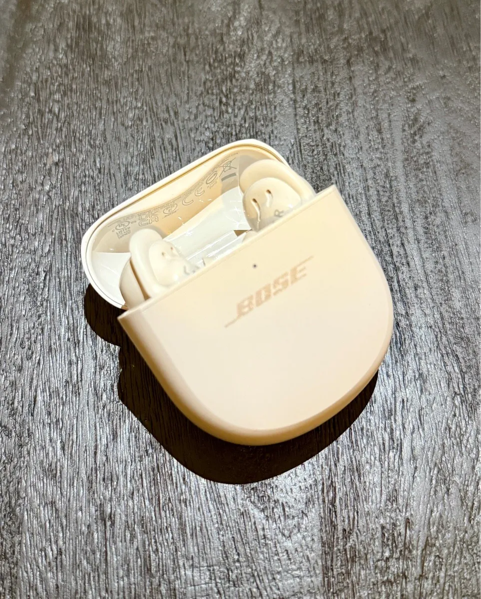 Bose QuietComfort Ultra Earphones - Image 2