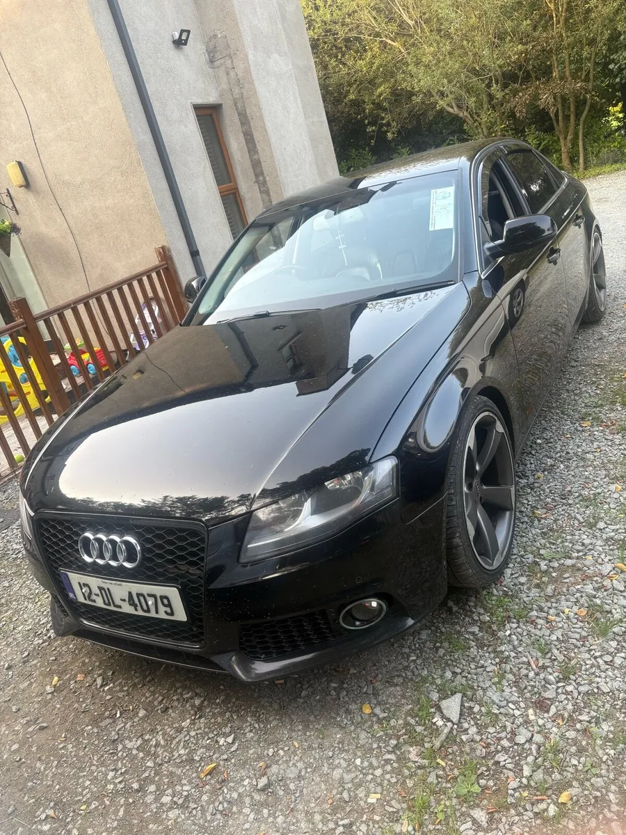 2012 Audi a4 - Image 2