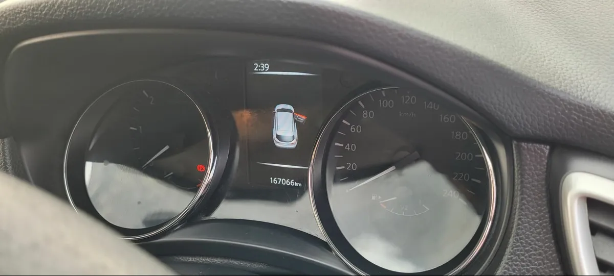 Nissan Qashqai 2015 - Image 2