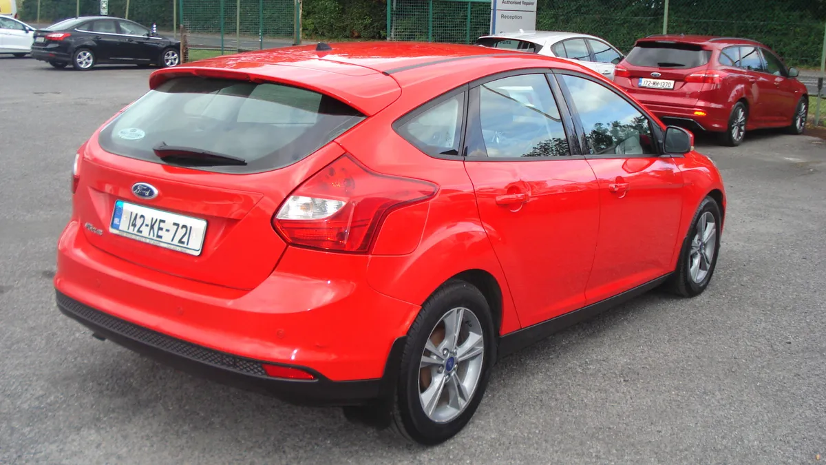 Ford Focus 2014 - Image 2