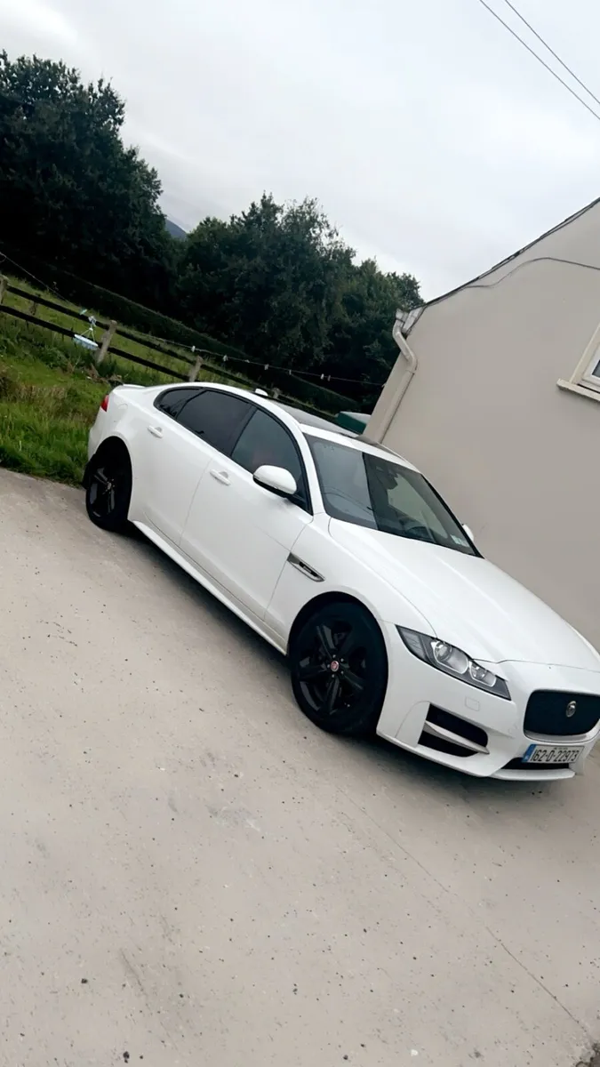 Jaguar xf 2016 - Image 4