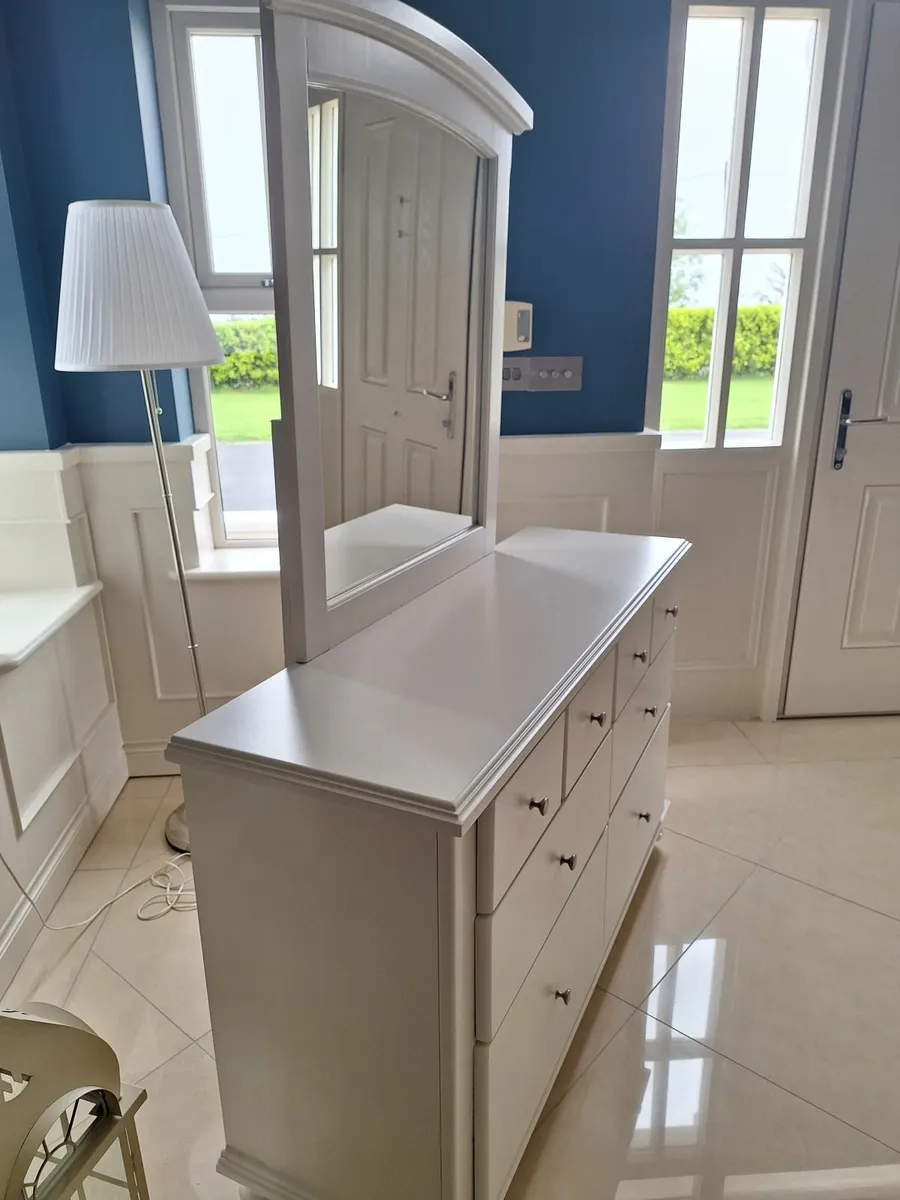 Dressing table - Image 2
