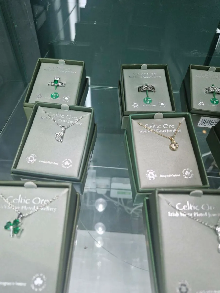 19 pieces celtic ore jewellery.. ex stock - Image 4