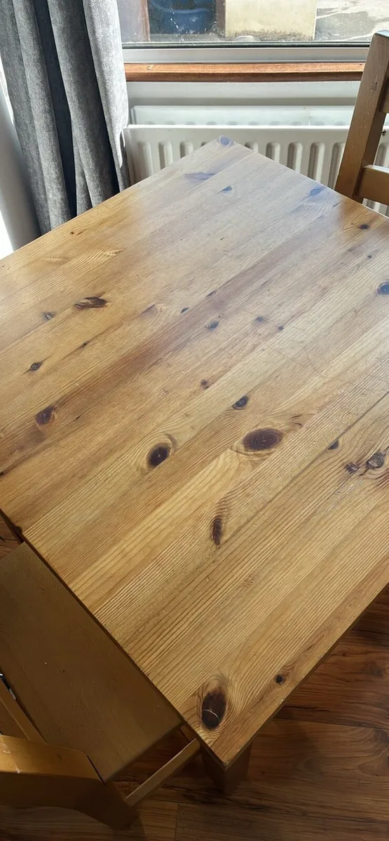 Solid wooden table & 3 chairs - Image 2