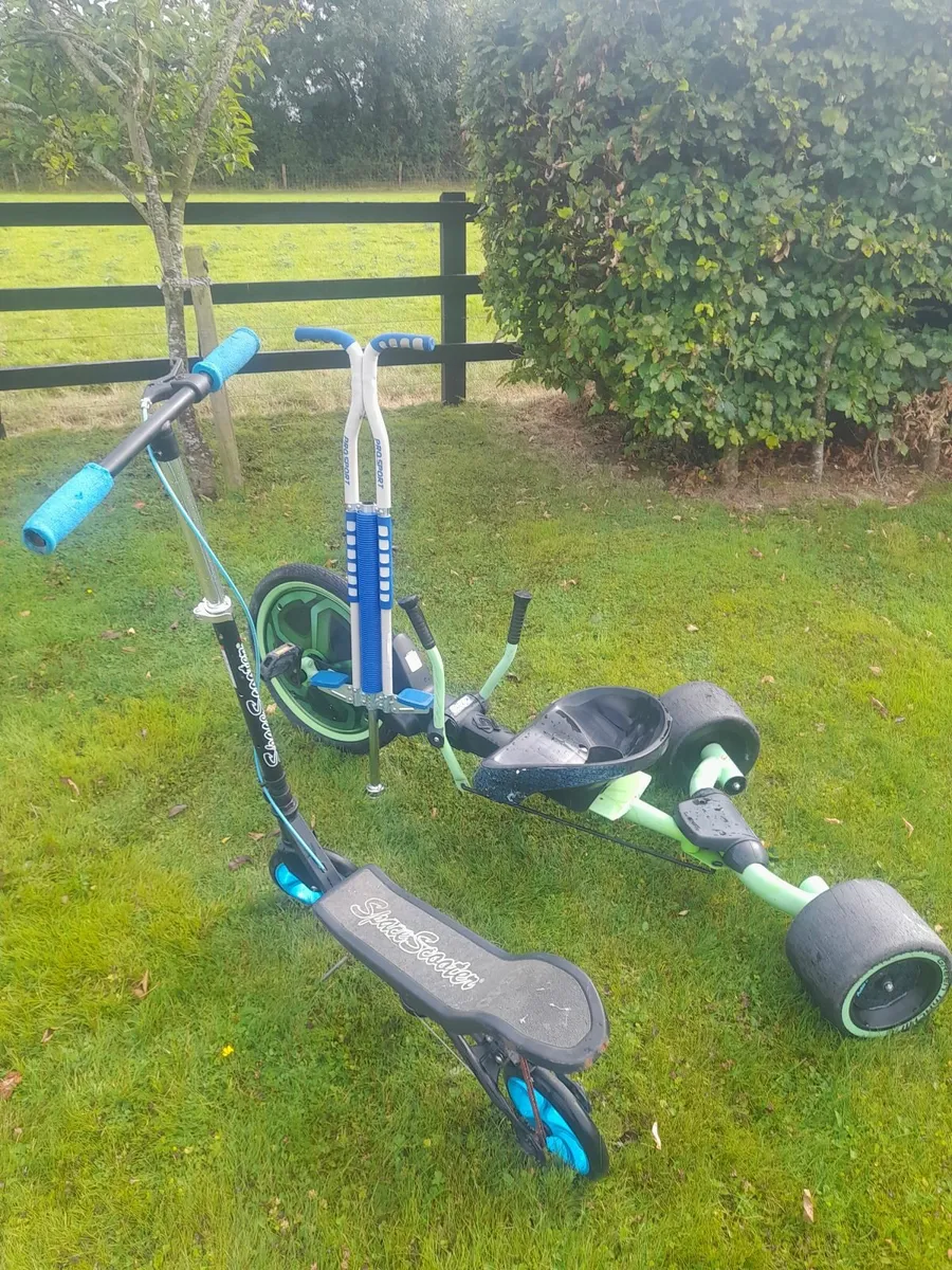 Pogo stick,huffy and space scooter - Image 1