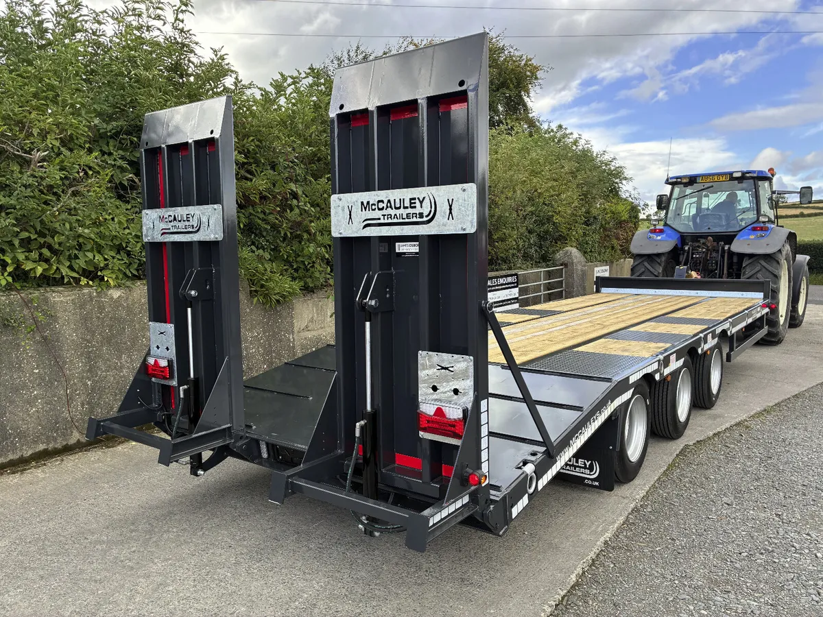 McCauley 27ton Tri-Axle Low Loader - Image 1