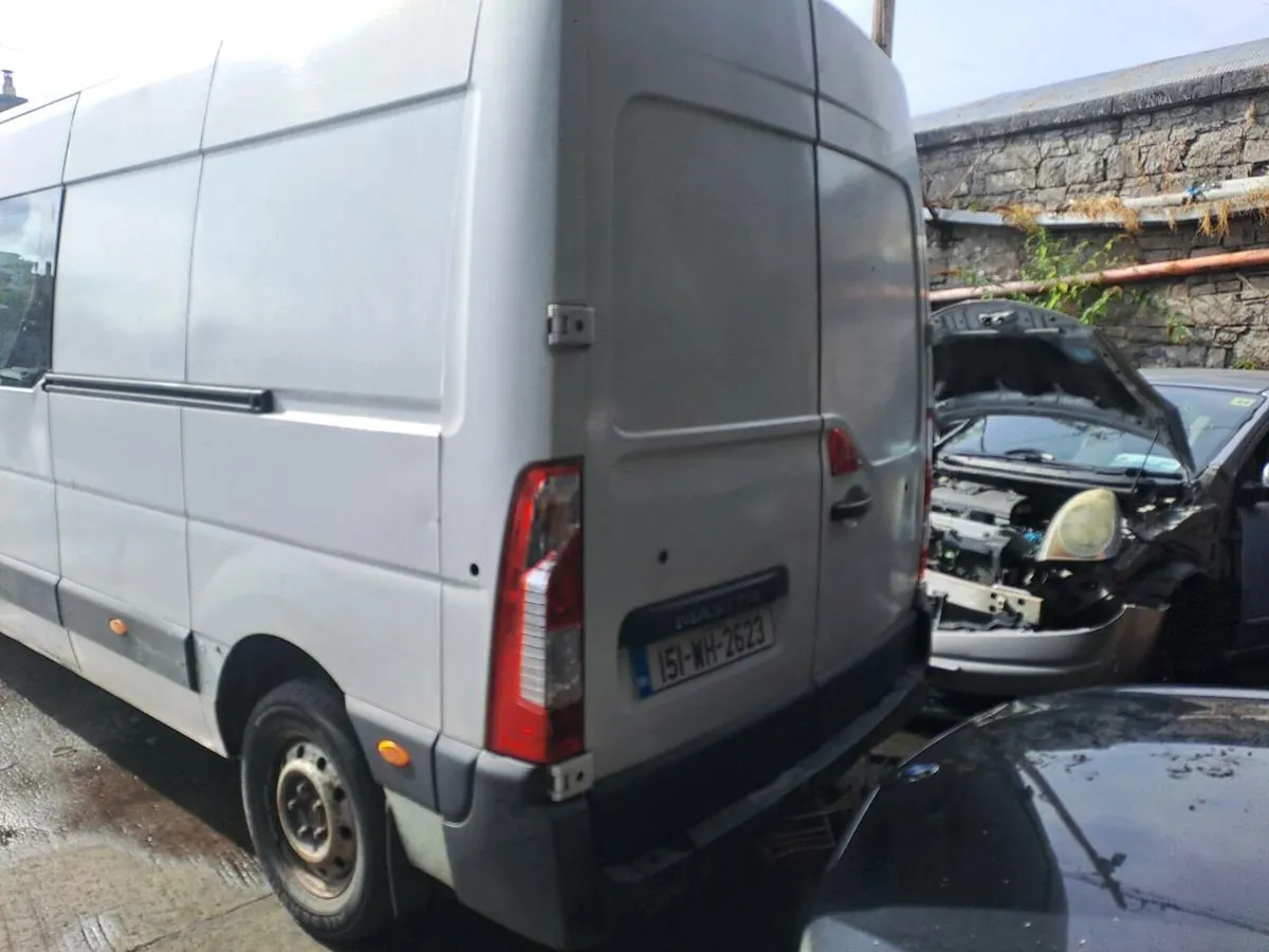 151 Renault Master 2.3 Breaking for parts - Image 3