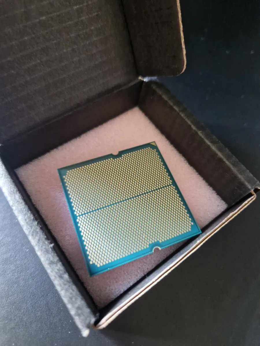 AMD Ryzen 7 7800X3D CPU (new) - Image 3