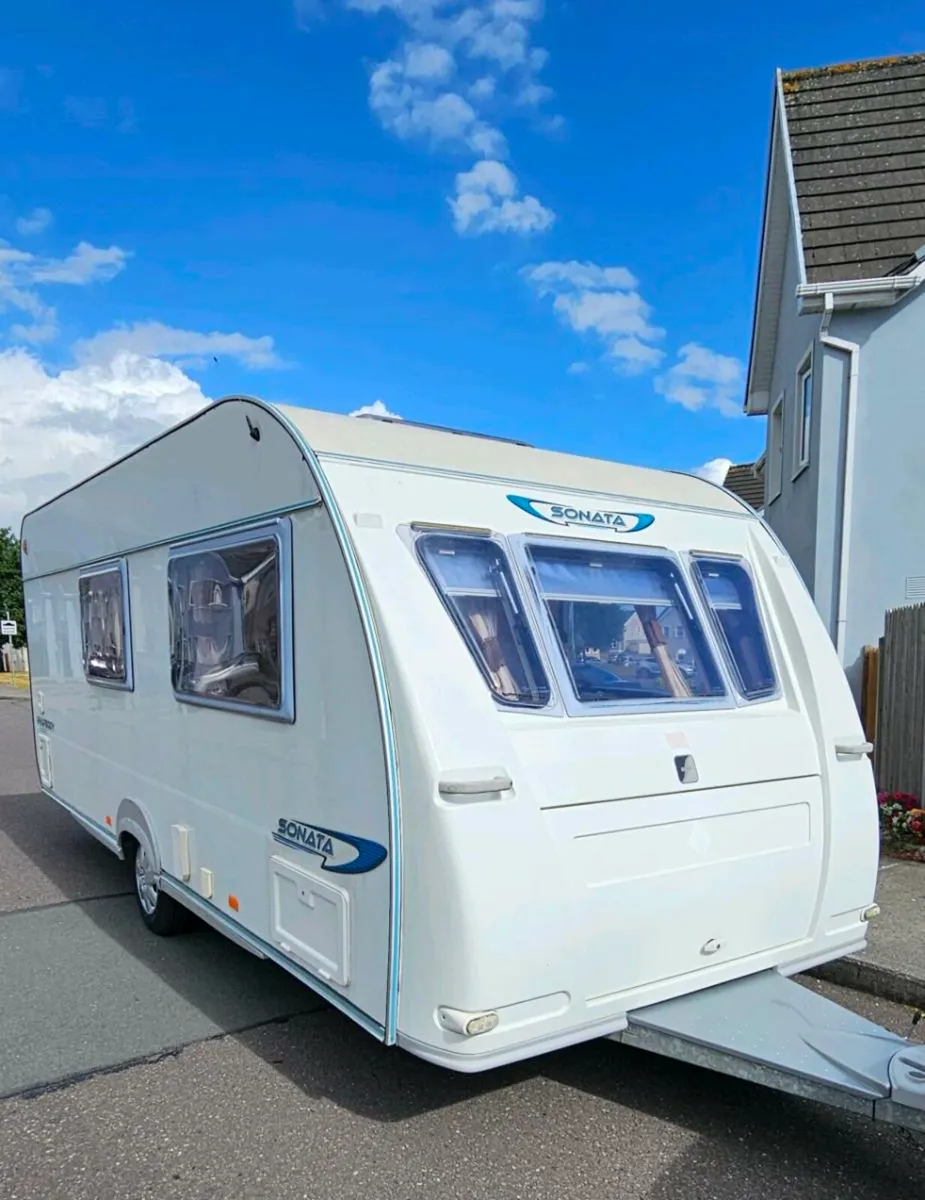 4/5  berth Caravan for sale - Image 1