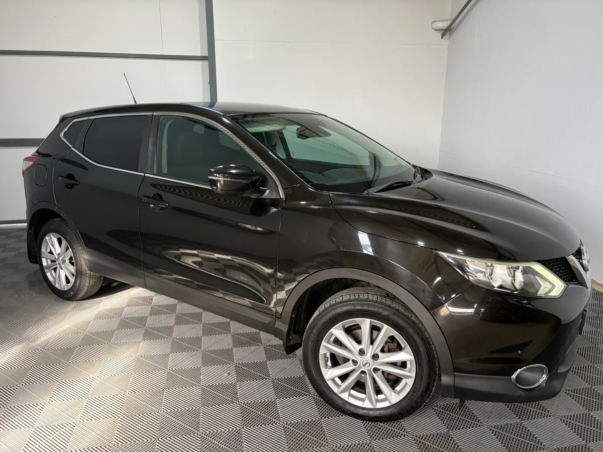 2015 Nissan Qashqai SV 1.5 DSL Manual - Image 3