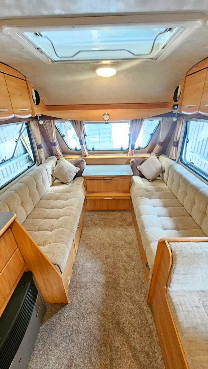 4/5  berth Caravan for sale - Image 2