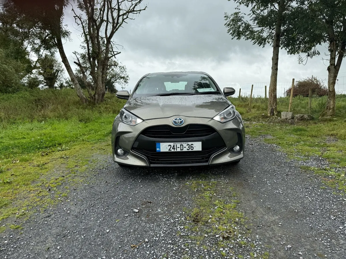 2024 Toyota Yaris Hybrid - Image 2