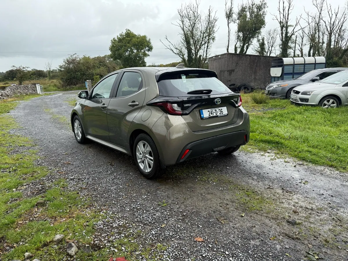 2024 Toyota Yaris Hybrid - Image 4