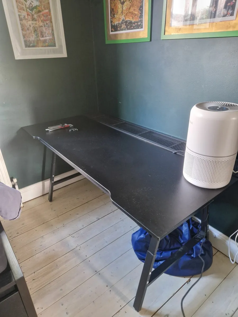 IKEA UTESPELARE Gaming Desk - Image 1