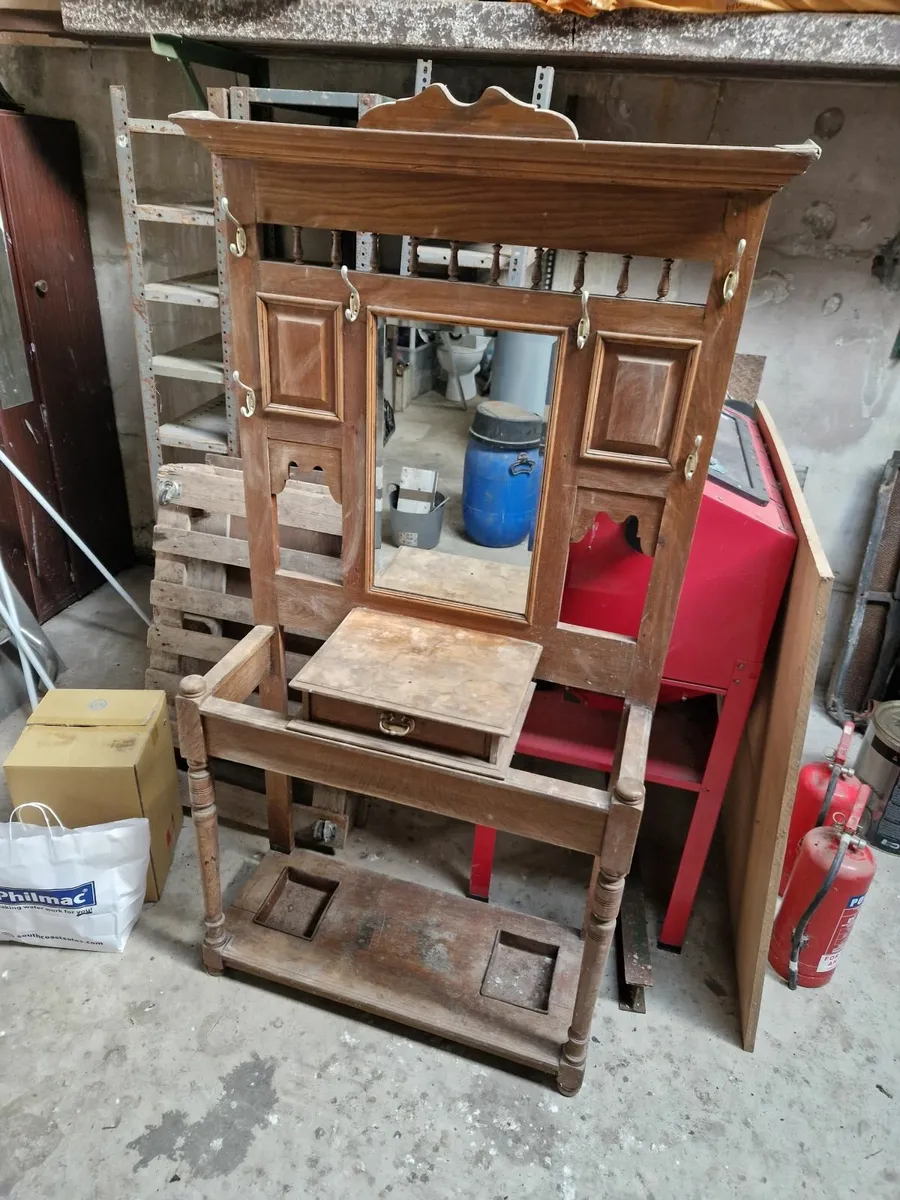 Hall dresser - Image 1