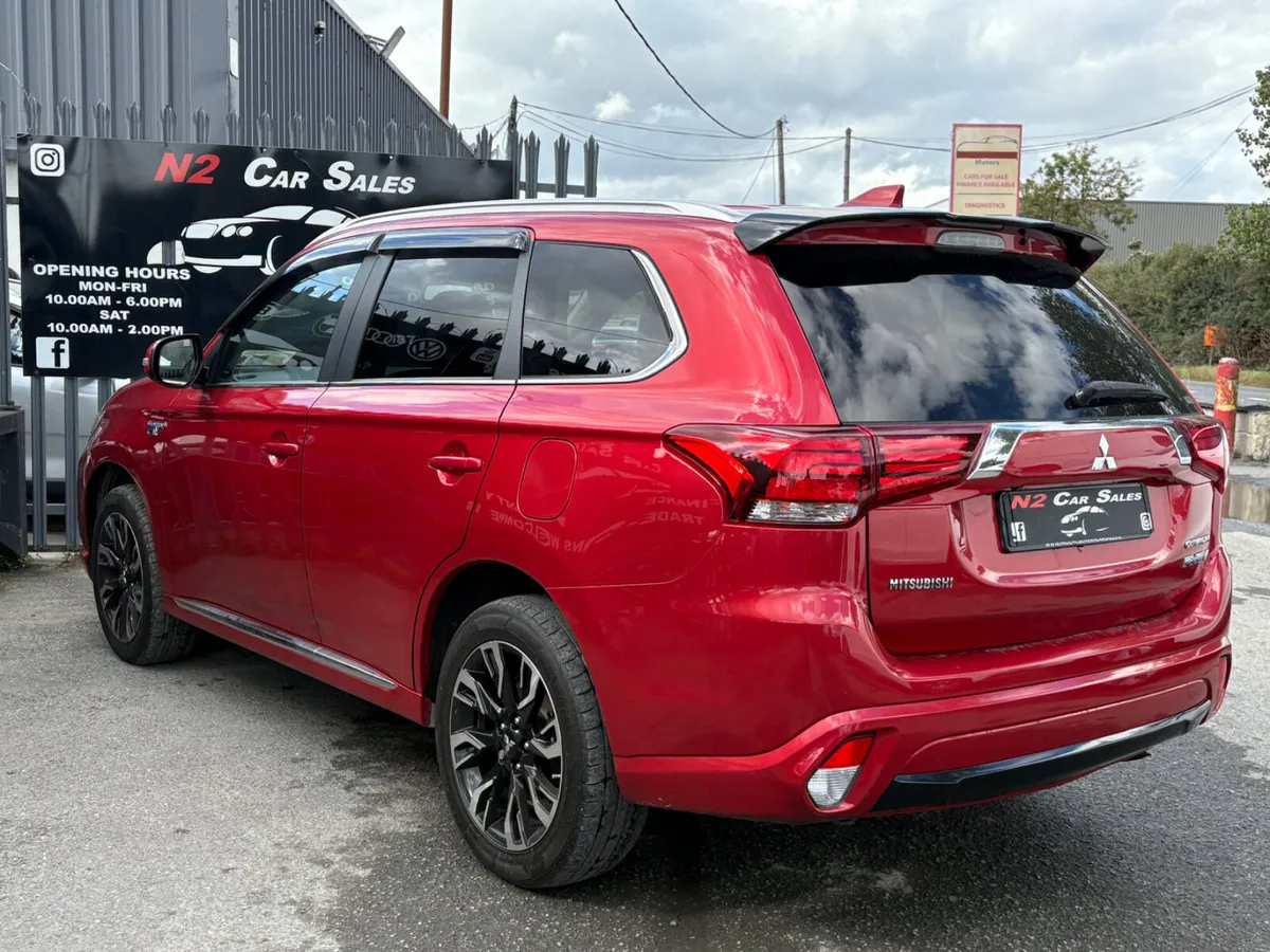 181 Outlander Plug In Hybrid, LOW MILES, FULL SPEC - Image 4