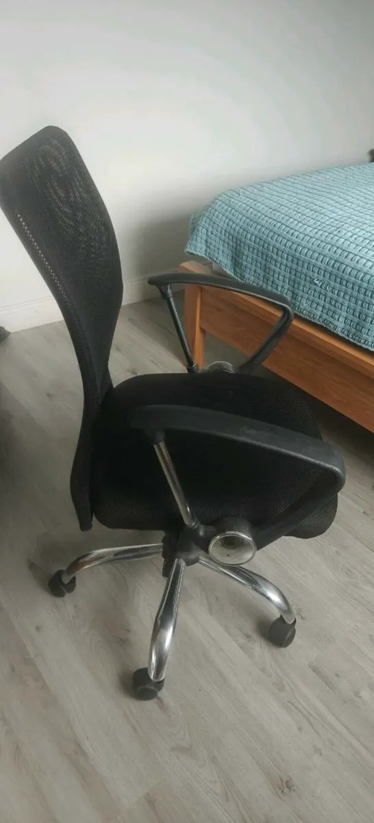 Office chair - Image 3