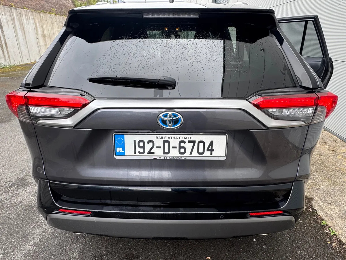 Toyota RAV4 2019 hybrid petrol - Image 4