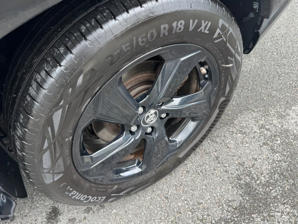 Toyota RAV4 2019 hybrid petrol - Image 2