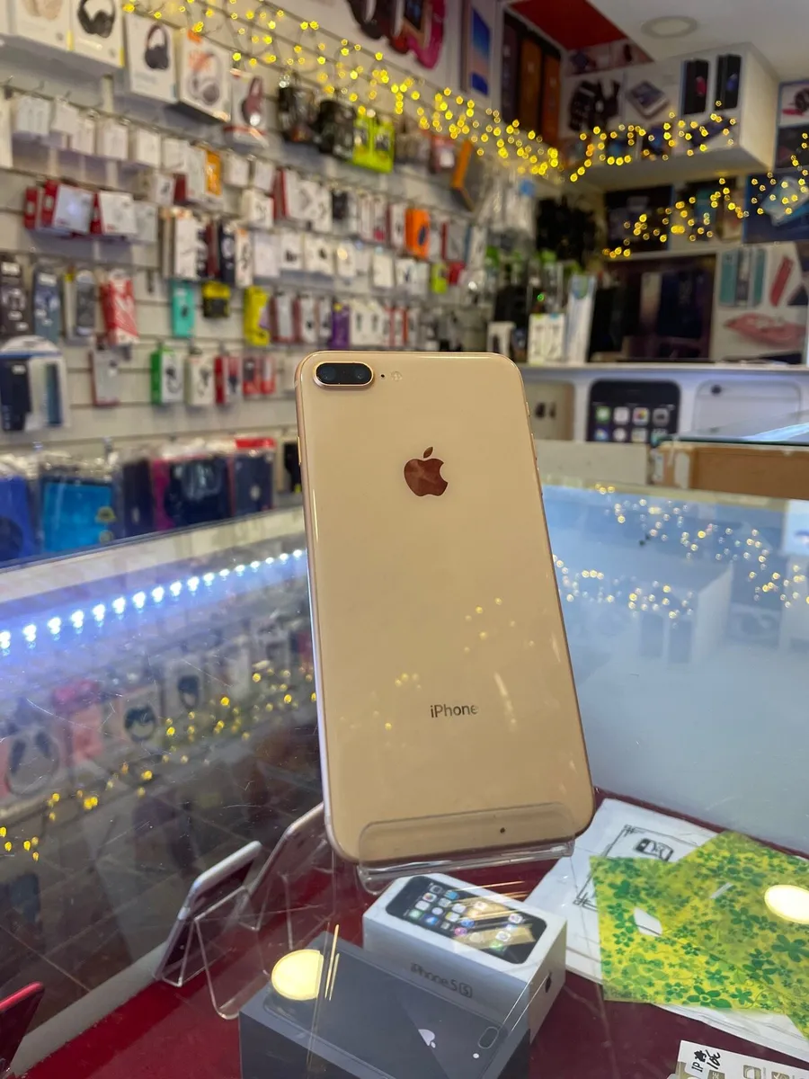 iPhone 8 Plus - Image 2