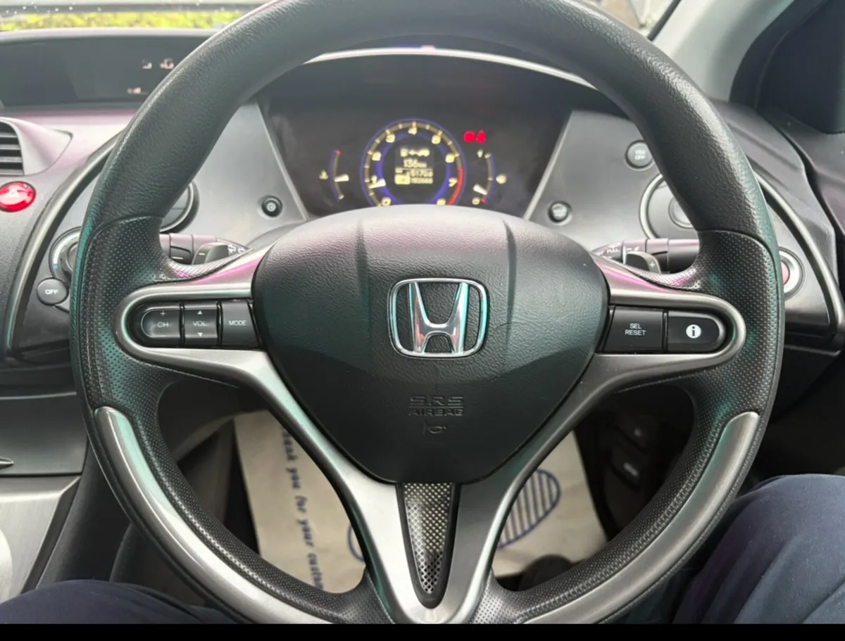 2011 Honda Civic , 1.4 litre Petrol AUTOMATIC - Image 3