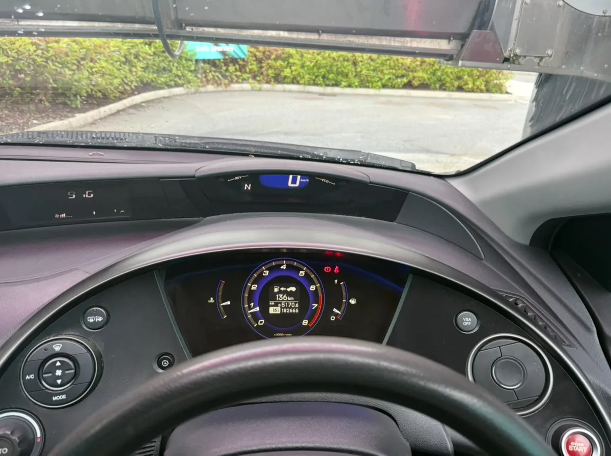 2011 Honda Civic , 1.4 litre Petrol AUTOMATIC - Image 4