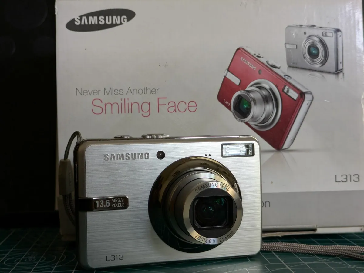 Samsung 13,6 MP CCD 🌈 compact digital camera - Image 1
