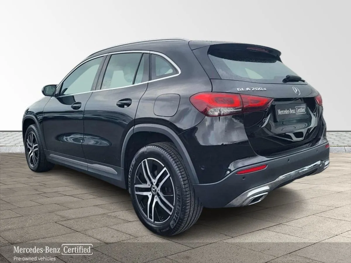 Mercedes-Benz GLA Class Gla200d Progressive Auto - Image 3