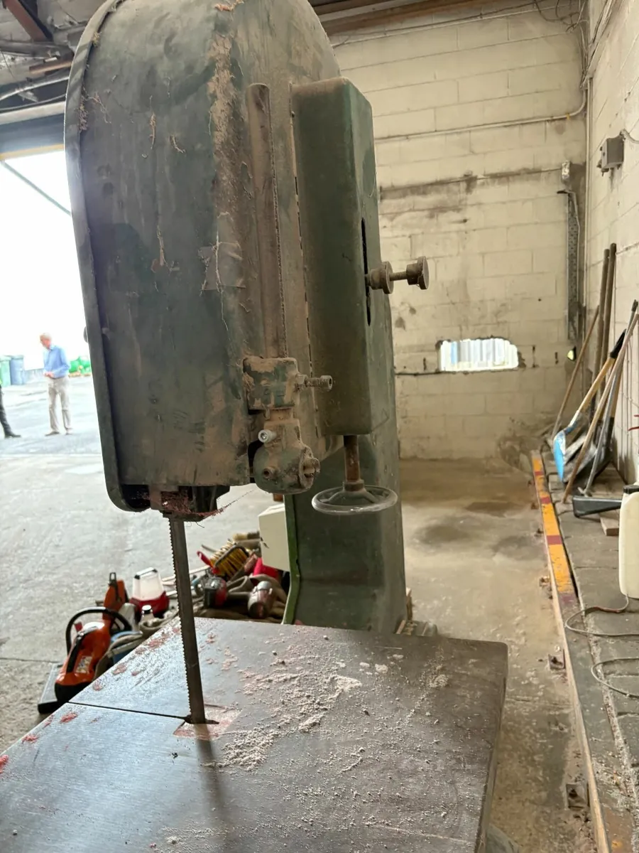 Vertical Band Saw - Image 3