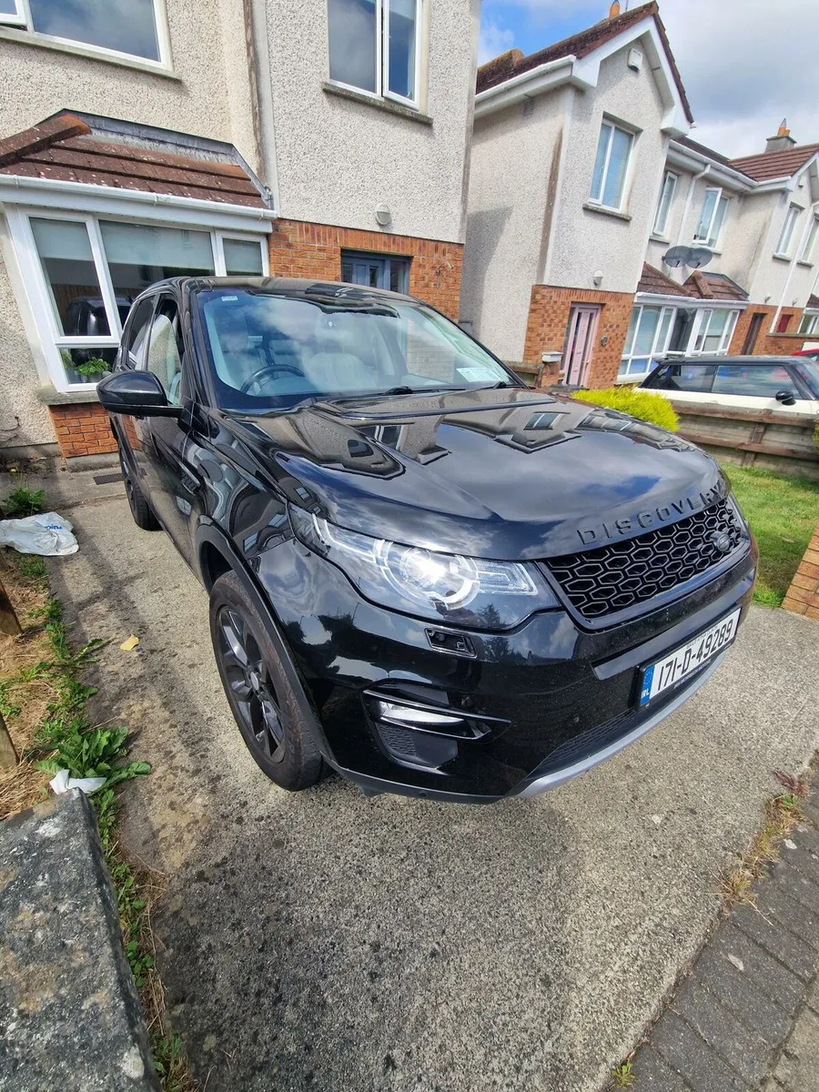 Land Rover Discovery Sport - Image 1