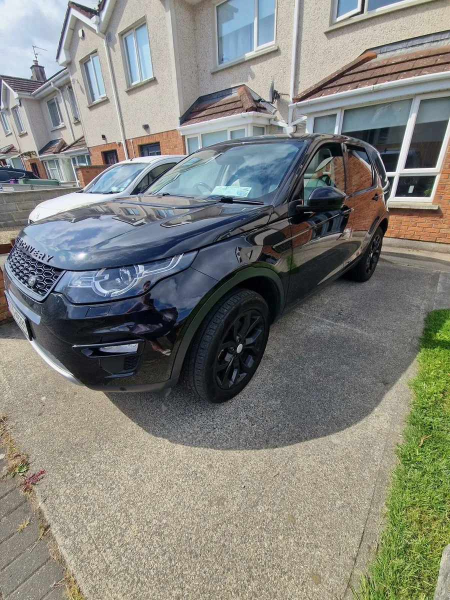 Land Rover Discovery Sport - Image 2