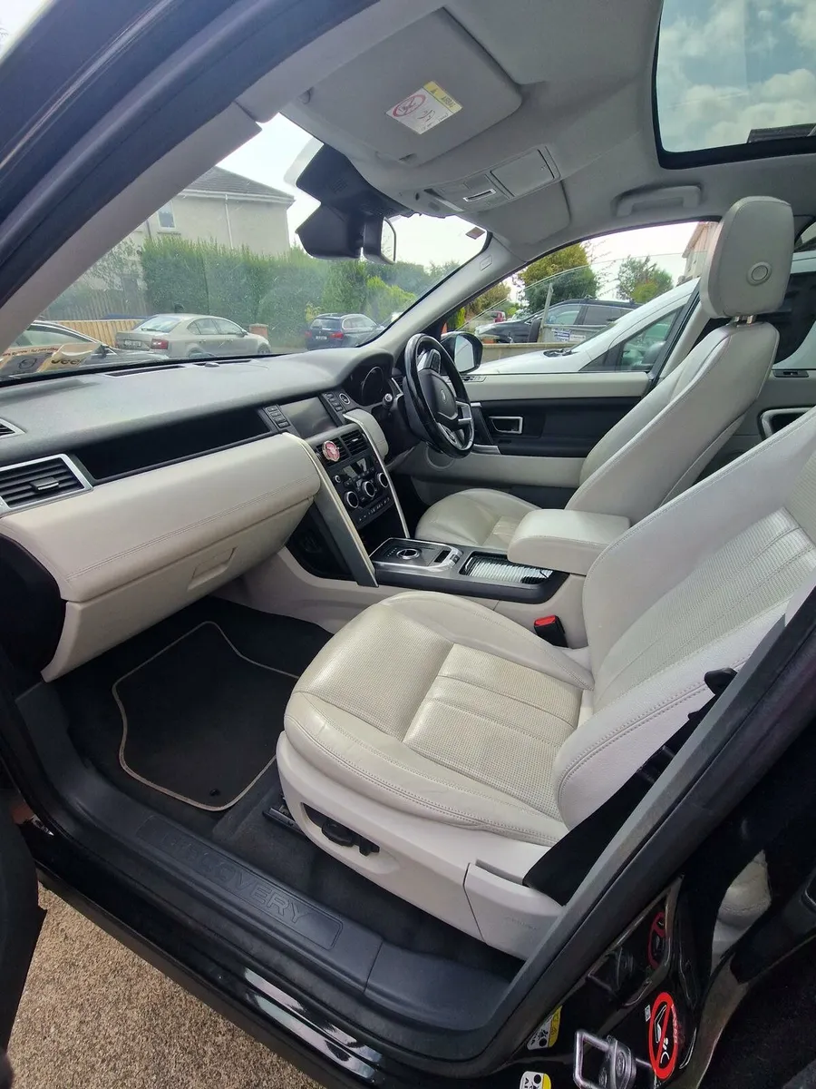 Land Rover Discovery Sport - Image 3