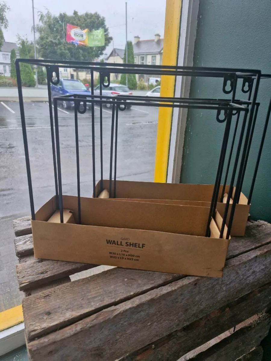 2 sets of 2 metal wall shelves - Image 2