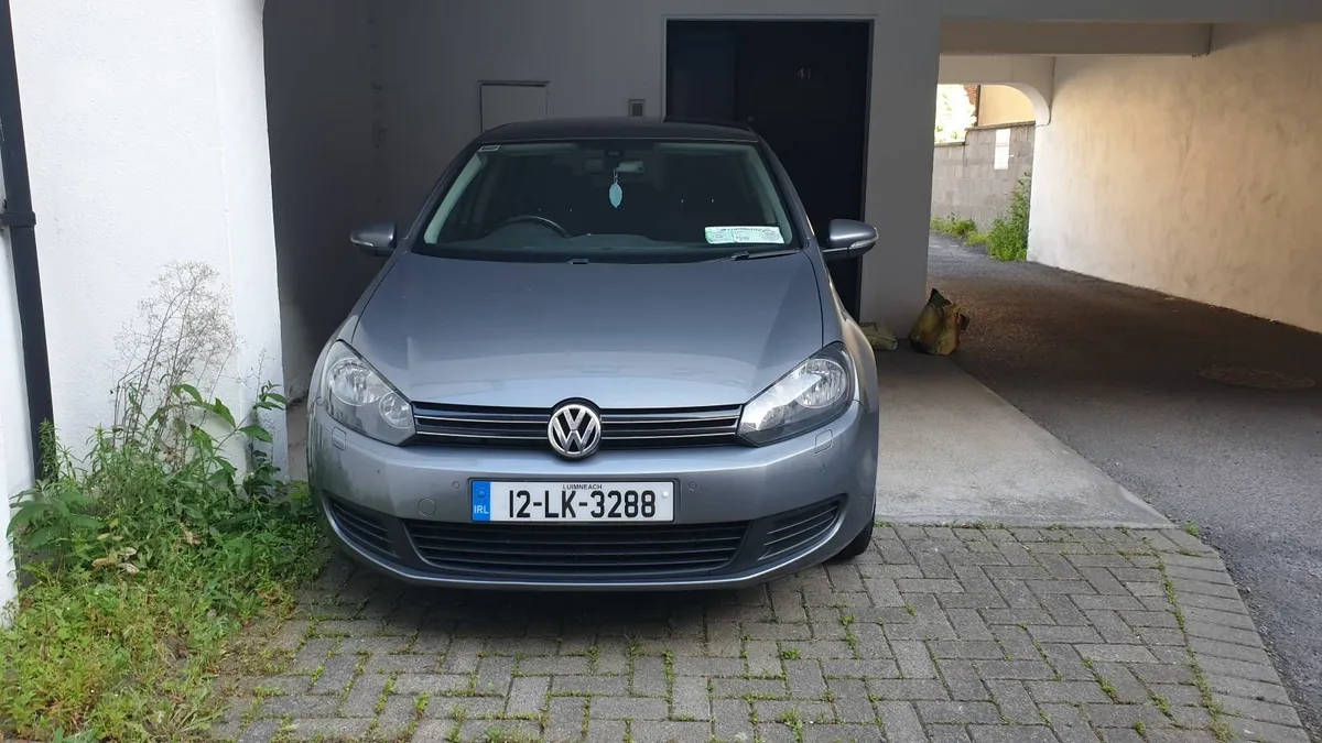 Volkswagen Golf 2012 - Image 1