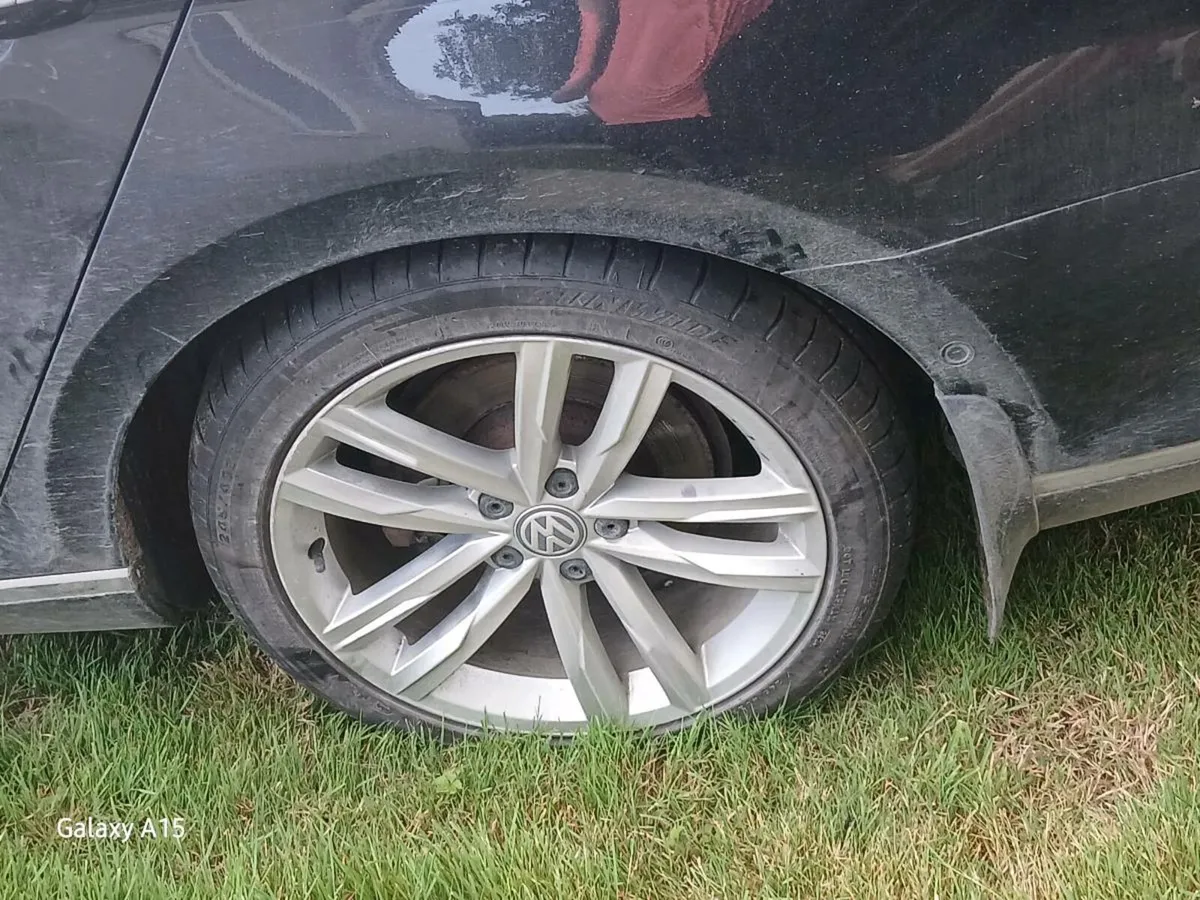 2016 volkswagen passat - Image 2