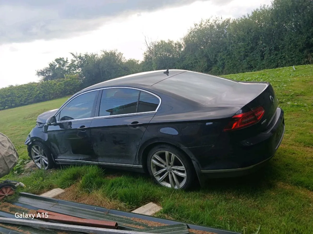 2016 volkswagen passat - Image 3