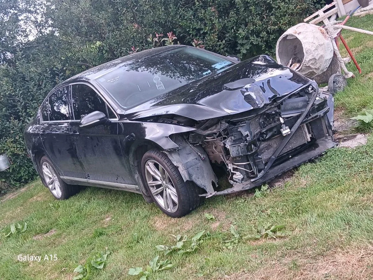 2016 volkswagen passat - Image 4