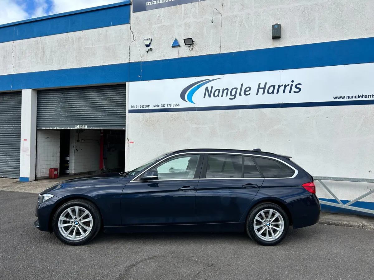 BMW 3-Series LOW KMS. FULL LEATHER - Image 2