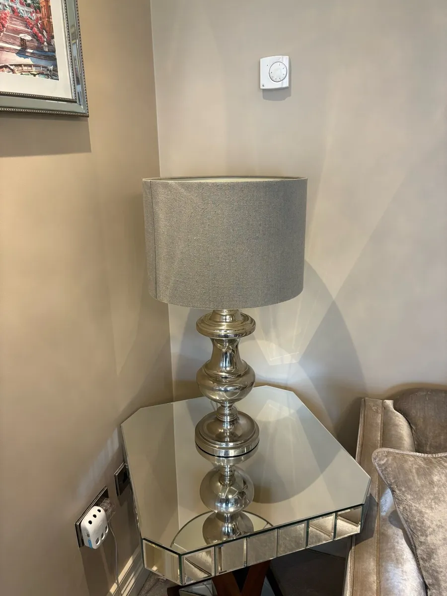 Mirrored side tables - Image 3