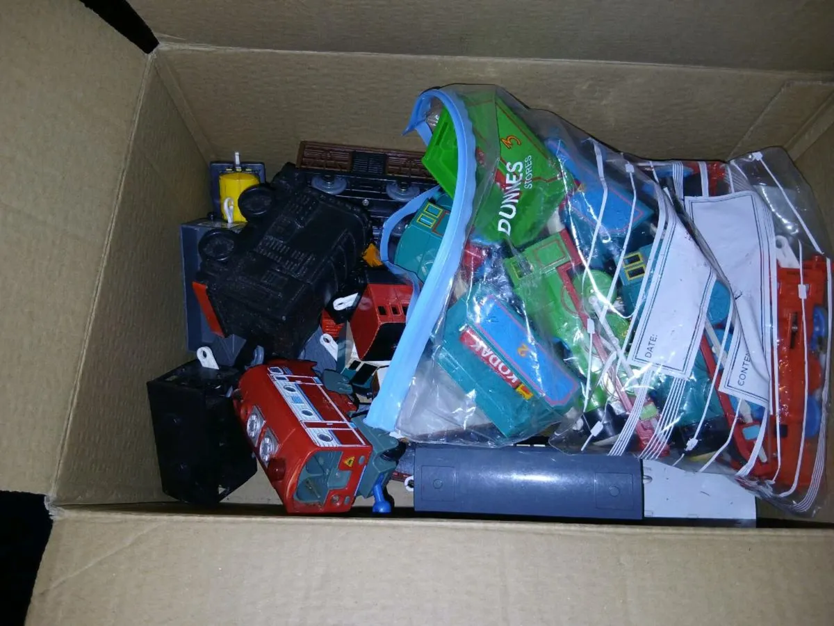 THOMAS AND FRENDS TRAINS ETC - Image 3