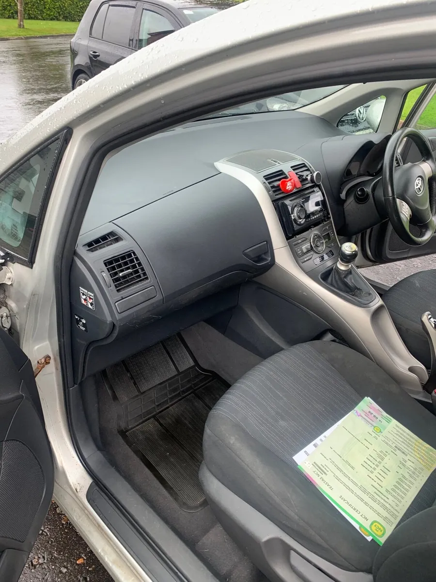 Toyota Auris 2009 - Image 1