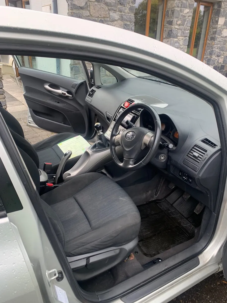 Toyota Auris 2009 - Image 3