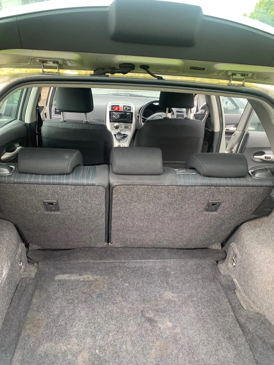 Toyota Auris 2009 - Image 4