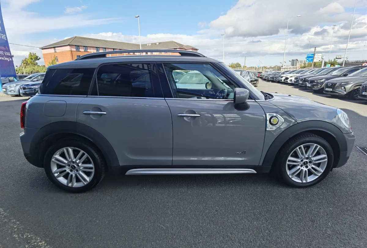 MINI COUNTRYMAN 1.5 EXCLUSIVE ALL4 PHEV - Image 3