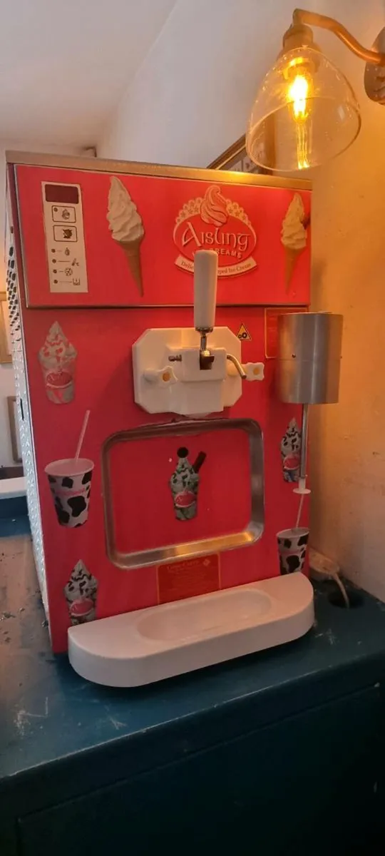 Ice Cream Machine - Image 1