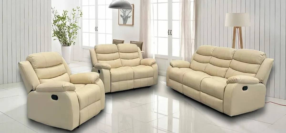 "Lovely Cream Leather Recliner Roma " - Image 1
